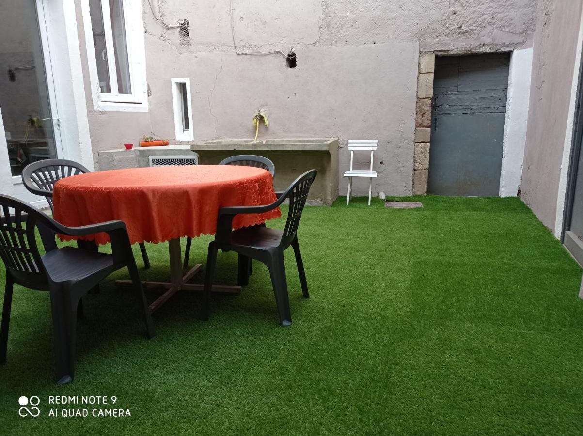 Le Gite De Flavie Montpeyroux  Extérieur photo